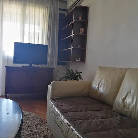Nina Apartman アパート *